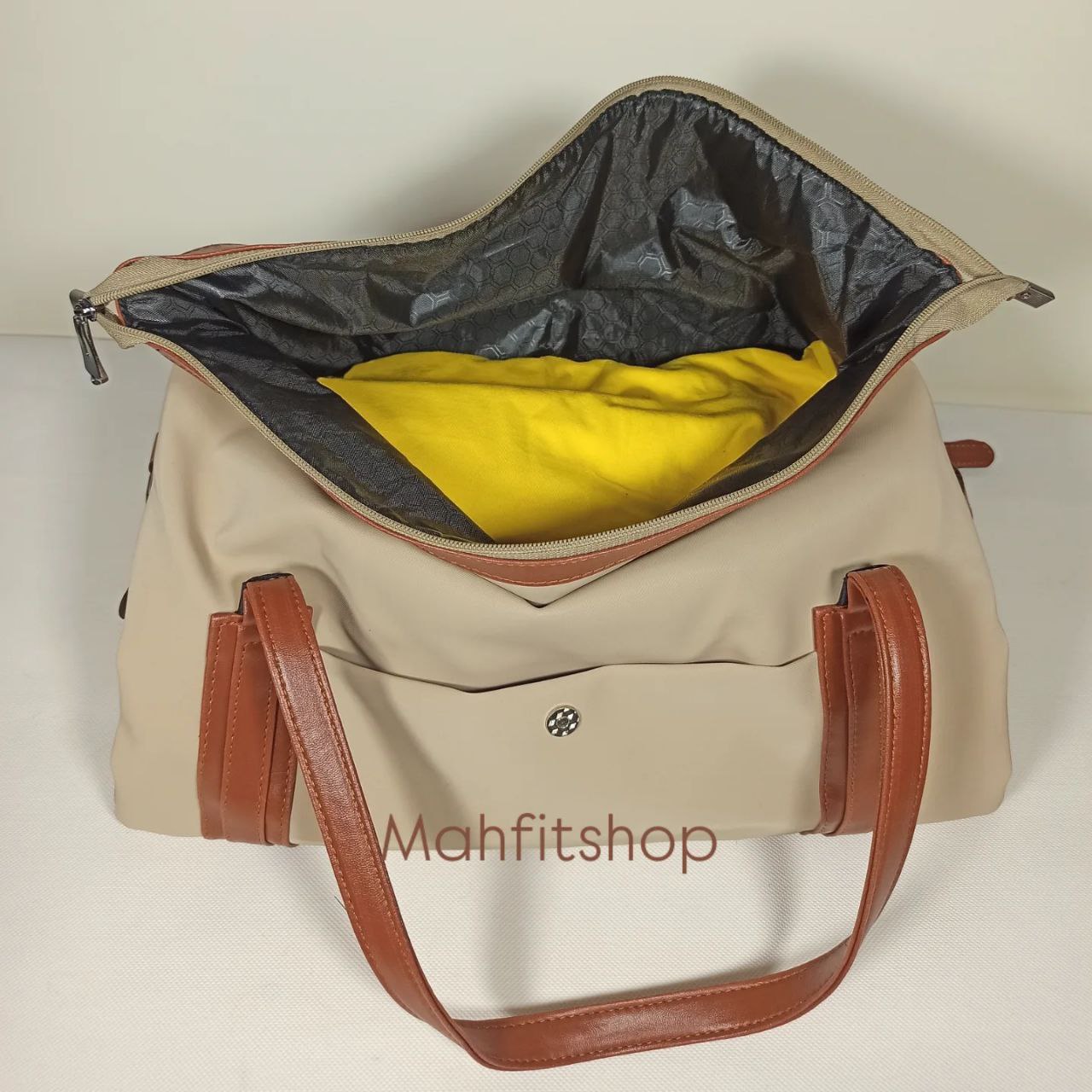 ساک مسافرتی ضد آب بند چرمی خمره‌ای | ساک ورزشی شیک و مقاوم برای سفرهای کوتاه 5506 تصویر شماره 11