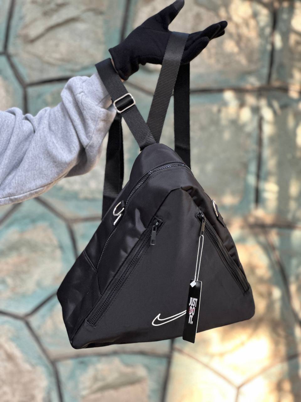 کیف مثلثی اسپرت سه‌کاره | کوله و دوشی (جنس دیبا خارجی)  |  ابعاد: ۳۶ (عرض) × ۳۲ (ارتفاع) × ۱۳ (عمق) 7018 تصویر شماره 8